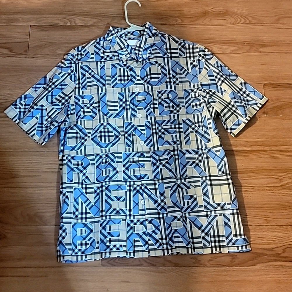Mens sz S burberry print button up t-shirt